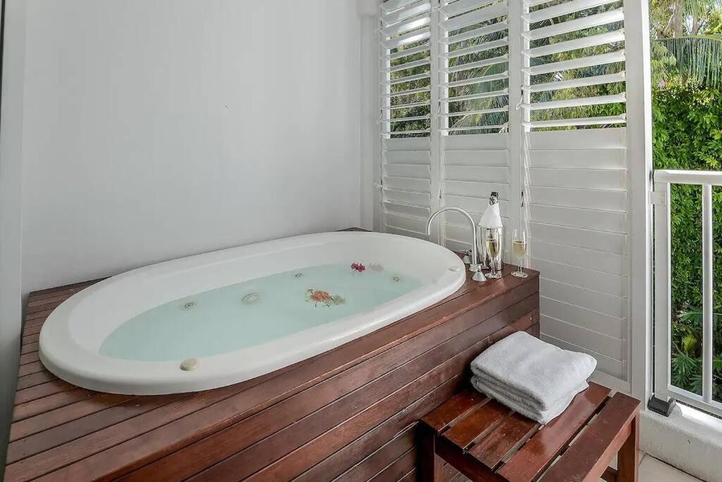 Beach Club Palm Cove Serenity Wing 3 Bed Penthouse Extérieur photo